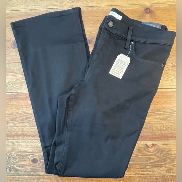 Levi’s Jeans | 315 Shaping Bootcut | Black 5 Pocket | Women’s 32 - Picture 2 of 5